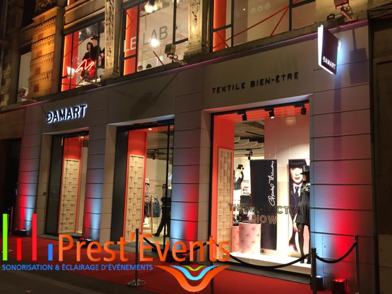 Inauguration du nouveau magasin et concept store DAMART Lille rue Faidherbe Sonorisation / Eclairage extérieur / Mise en lumire intérieure / Moquette rouge / Potelets